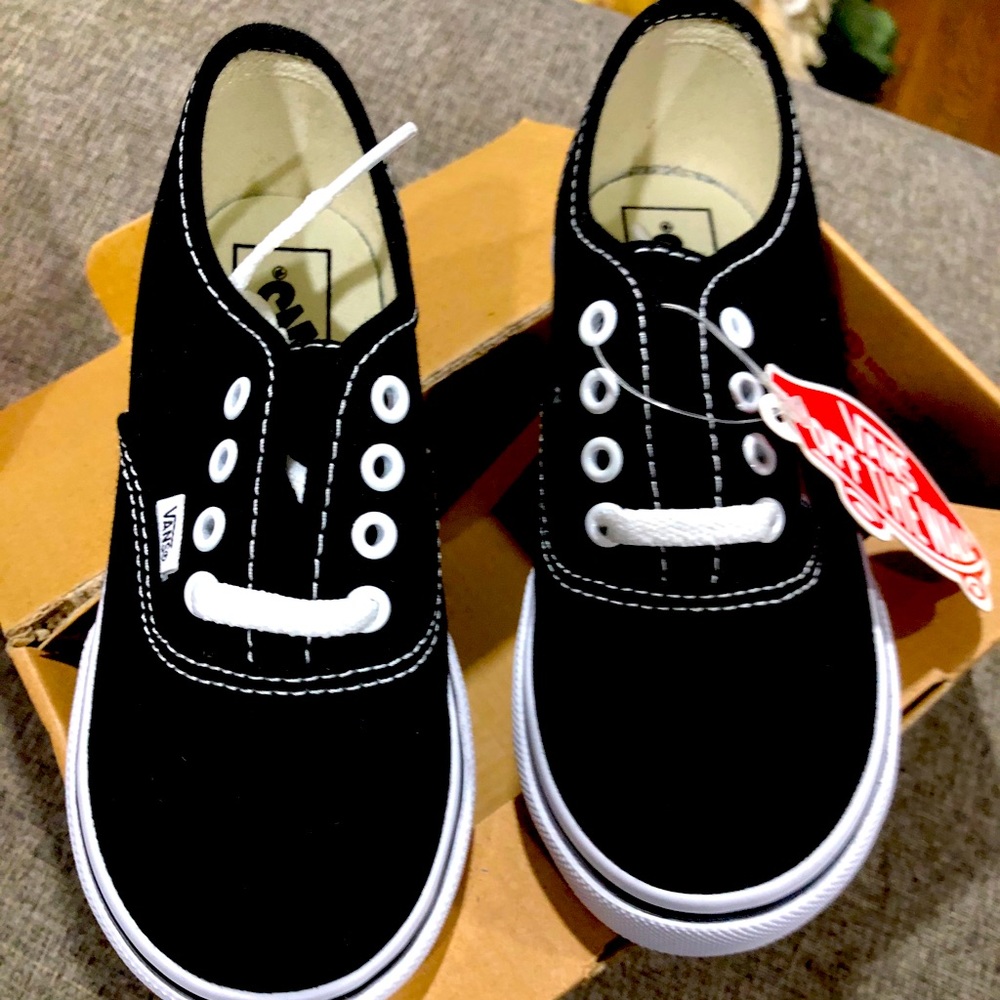 Kids Van off the wall authentic black size 9